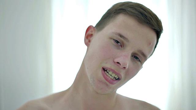 Hung twink wanking big cock after showing body