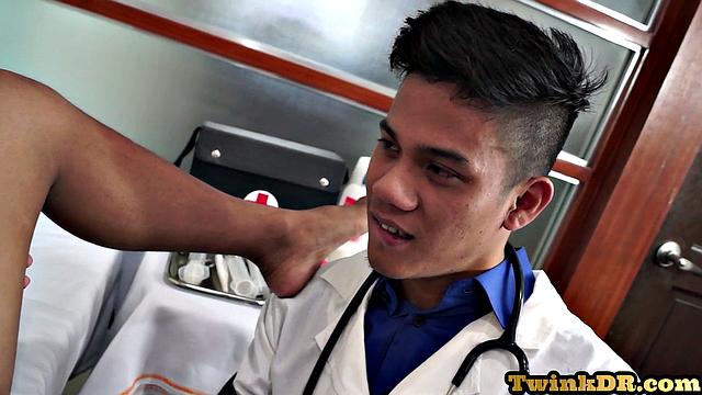 Horny asian patient fingered by doc