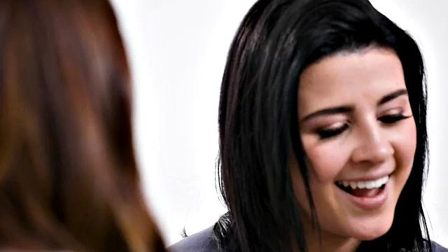 Pussyeating 21yo GF licks MILFs foot in scissoring sex