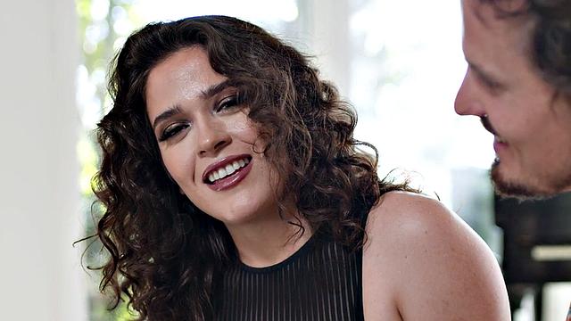 Slowburn affair with dreamy pianist and her student