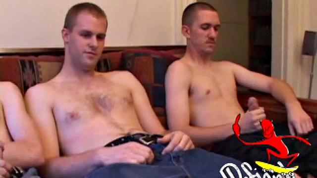 Horny Guys Do A Circle Jerk