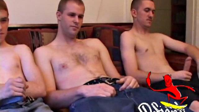 Horny Guys Do A Circle Jerk