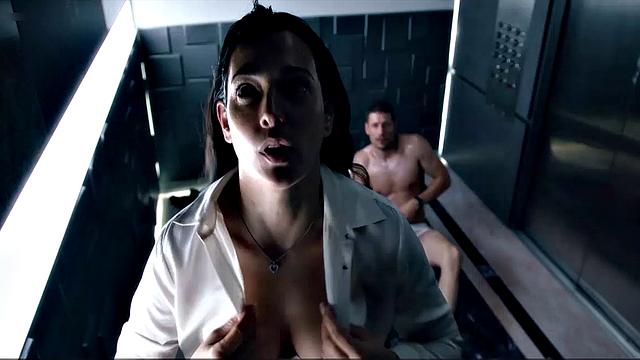 натали мартинес трахается по-жёсткому в лифте