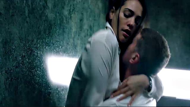 натали мартинес трахается по-жёсткому в лифте