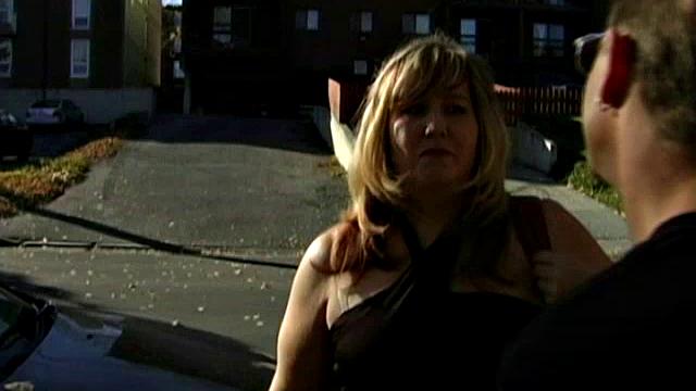 бри милая скромница, а на улице даёт как зверь