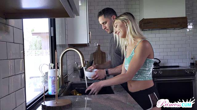 I Love My Step Brother - E7