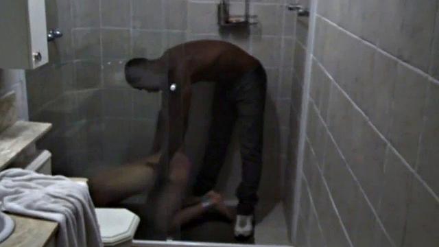 Гонсало Моралес связывает и жестко трахает Риу Мело в душе