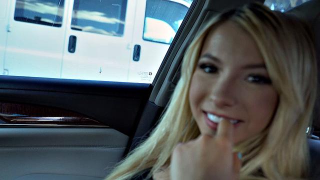 Waitress POV - Kenzie Reeves - College Cutie