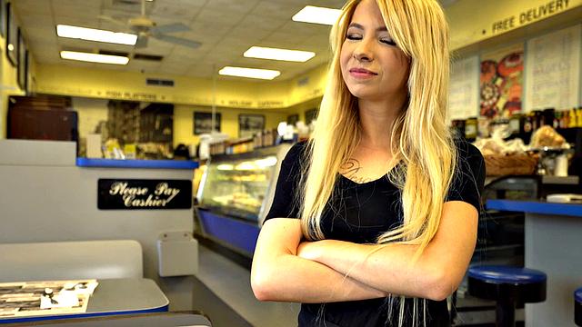 Waitress POV - Kenzie Reeves - College Cutie