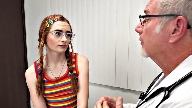 21yo nympho fucked in wet pussy by nice stiff dick