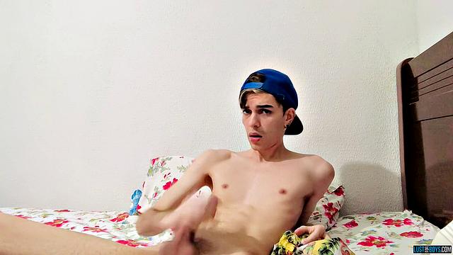 Freeballing Boy Blows Big - Henry Evans