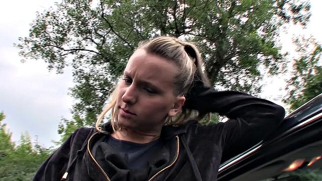 Blonde in jeans gets taken for a ride in wild outdoor fuckfest