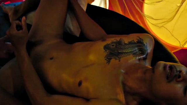 Asian pissing guy barebacked in tiny asshole till cumshot