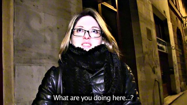 Amateur French Tourist gets a hot facial in public stairwell