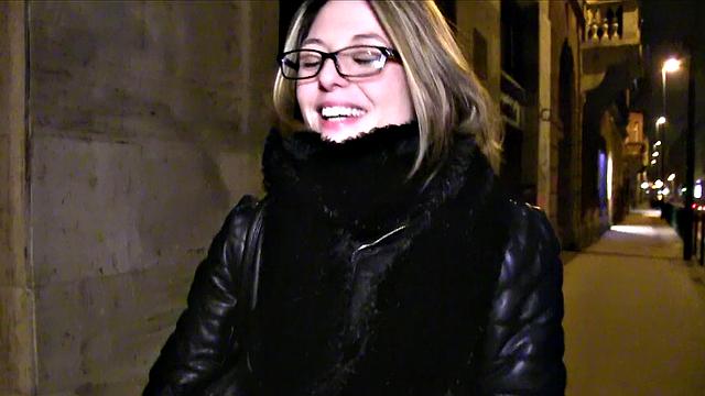 Amateur French Tourist gets a hot facial in public stairwell