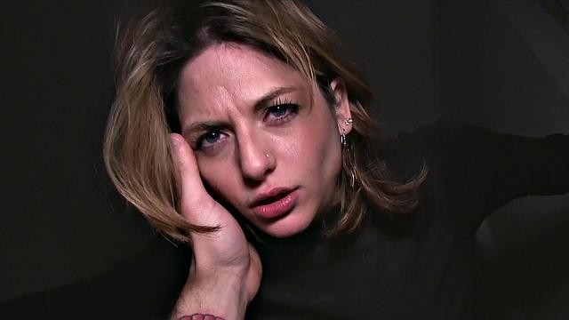 Amateur French Tourist gets a hot facial in public stairwell