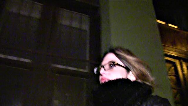 Amateur French Tourist gets a hot facial in public stairwell