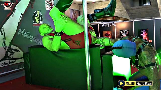 Public Fisting Performance - Bravo Fister