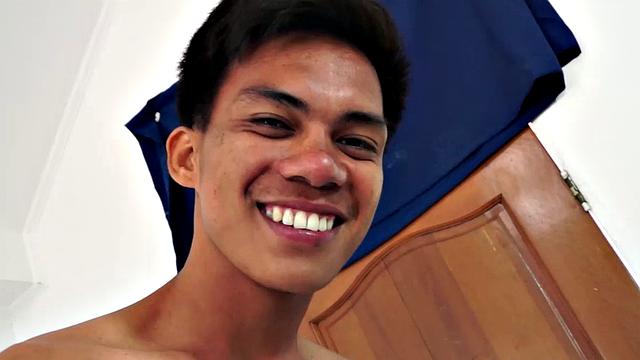 The gorgeous gay Asian twink Argie shows off his beautiful Asian boy feet for you