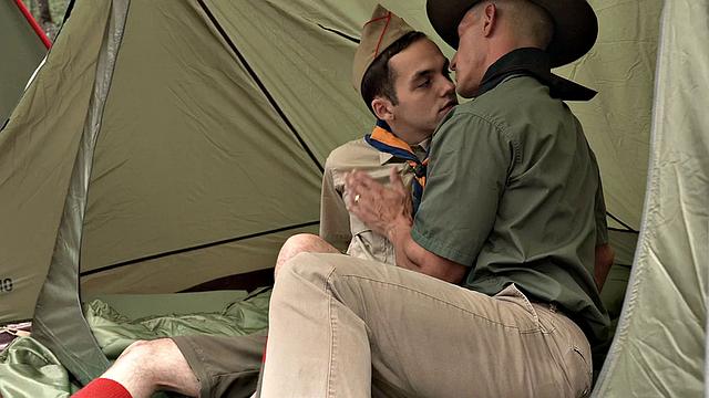 Outdoor gaydaddy scout fucks twink in public under tent