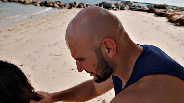 Big booty amateur slut with big boobs fucked on public beach