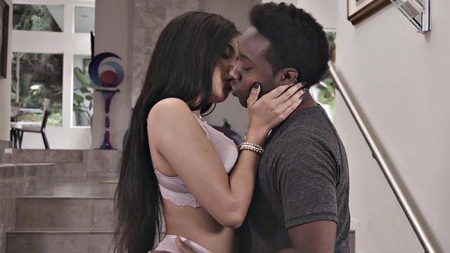 Nubian busty babe in heels squirts and deepthroats BBC