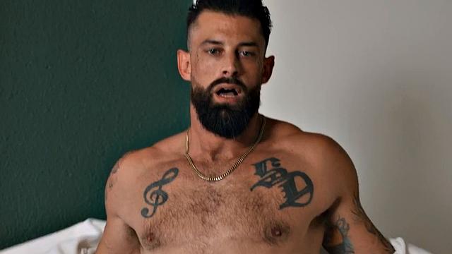 Bisexual dudes fuck big-titted lady in threesome