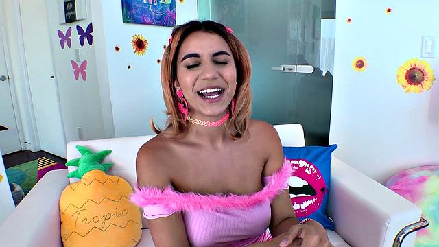 рокси отрывается: бешеный минет и глубокий анал