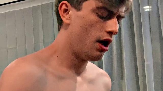 Amateur 21yo barebacked by stud after cocksucking