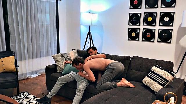 Amateur 21yo barebacked by stud after cocksucking