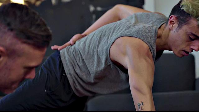 Business Trip (Manuel Skye)
