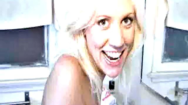 Hot Babe Bangs at the College Party's Room