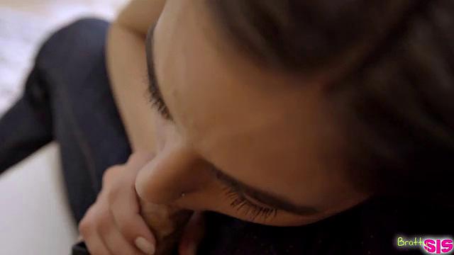 Sneaking Around With Step Sister - S1:E8