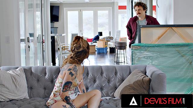 ванесса вега мастурбирует и получает жёсткий фейсфак