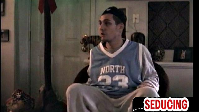 Homemade stud with hairy cock sucked by gay neighbor