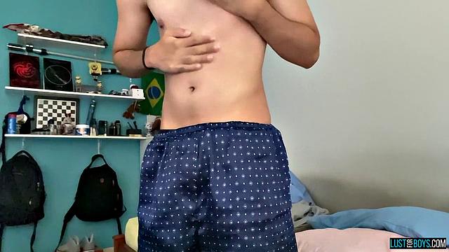 Big Dick In The Bedroom - Henry Lynes Takes It In The Bedroom