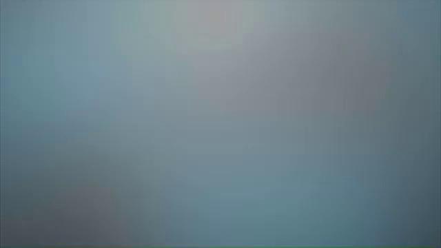 брюнетка снимает клетчатую юбку и показывает гладкую киску