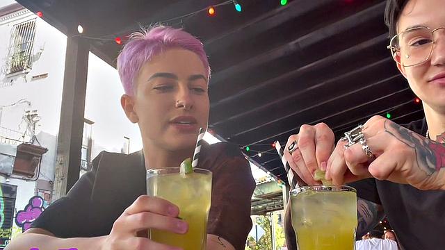 Les amateur inked fingers GFs hairypussy at home