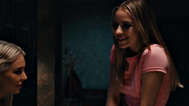 Passionate lesbian facesitting and pleasing her GF