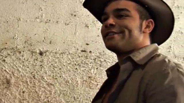 латиносы трахаются по-жесткому и ржут над этим