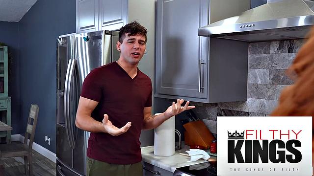 Поймал сводную с сочной попой за кипячением игрушек - ну я и присоединился как взрослый