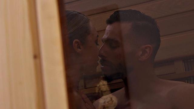 Cockhungry babe doggystyled by guy