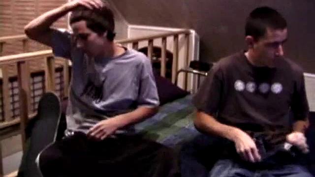 Amateurs Jayden and Jack Off