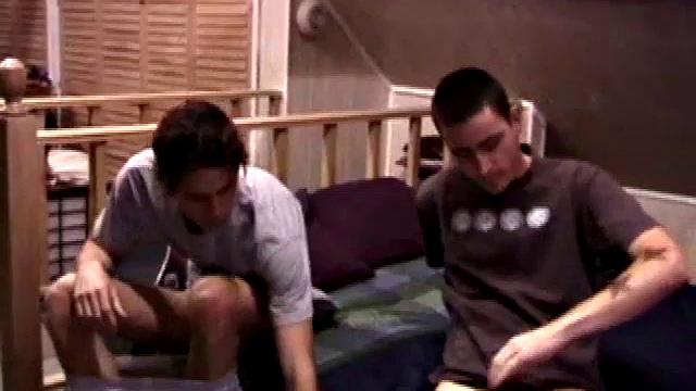 Amateurs Jayden and Jack Off