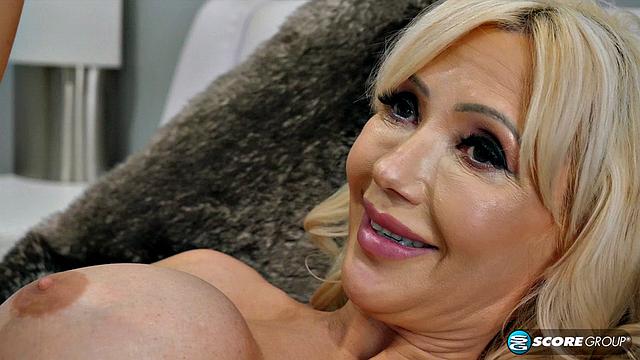 Double Penetration for Victoria