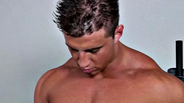 Deepthroating gym jock gets fucked in asshole by gym partner