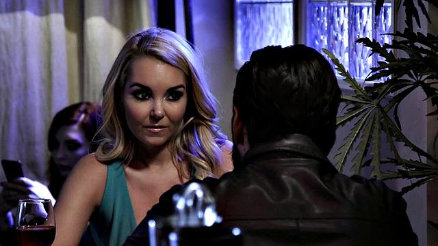 Gorgeous nistress sucks dick before sex