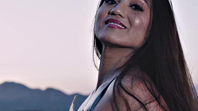 лана вайолет чинит грузовик ртом, а бонус получает на лицо