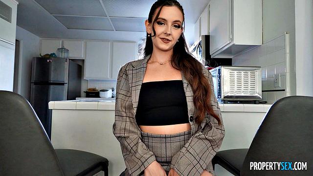 риелторша трахается с женатым в спальне