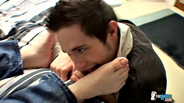 Satisfying The Straight Jock - Mike Roberts And Ethan O'Reilly